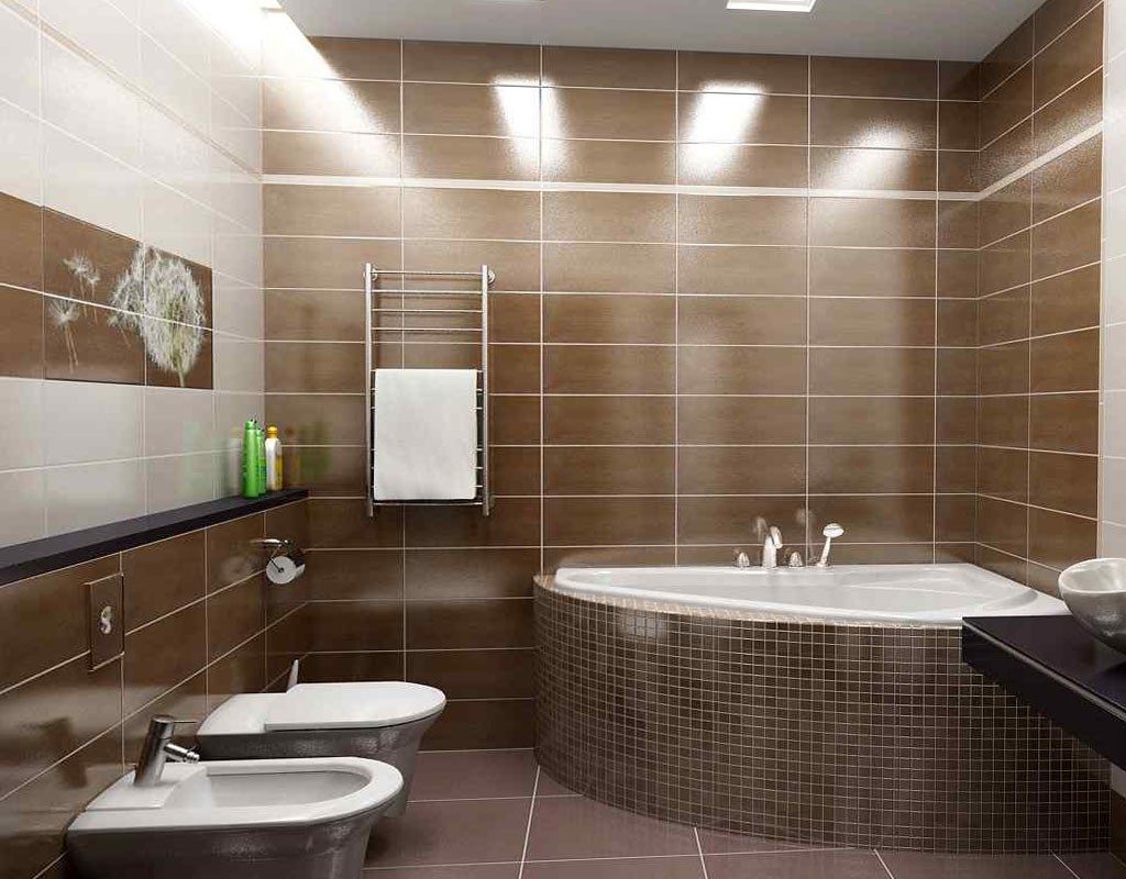 Glanzende bruine tegels in de gecombineerde badkamer