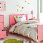 Rózsaszín bútorok óvodai lányok számára