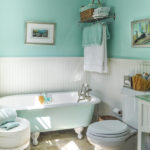 Salle de bain confortable de style provençal