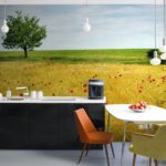 Sienas sienas ar dabisko ainavu virtuves interjerā
