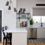 Özel bir evin mutfağının minimalist iç