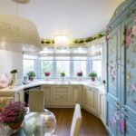Floral prints on the facades of kitchen furniture