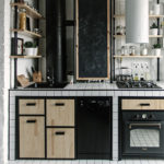 Dizajn malej kuchyne v štýle podkrovia