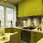 Zelená kuchyňa s akrylovými fasádami
