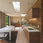 Drevené panely v dizajne kuchyne