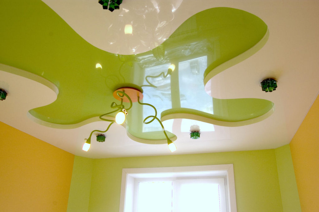 Kombinovaný strop v dětském pokoji