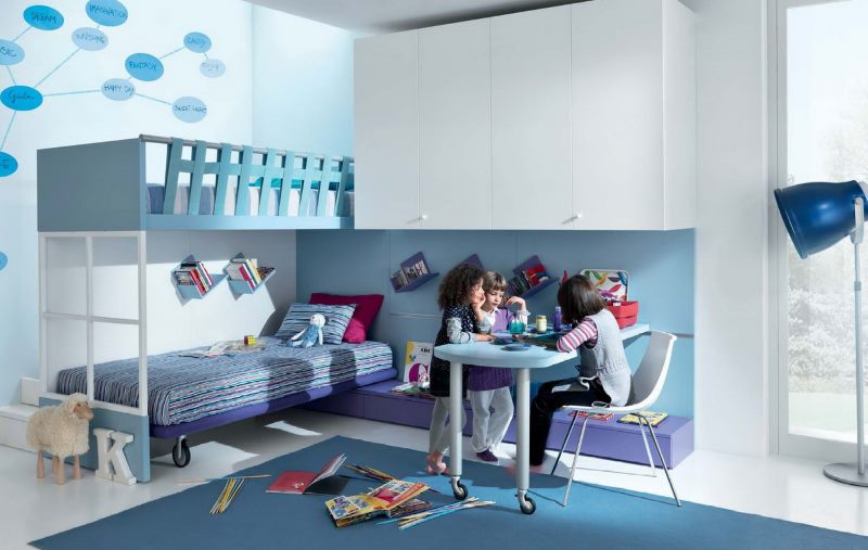 Interiér dětského pokoje v modrých tónech
