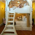 Klasszikus stílusú emeletes ágy
