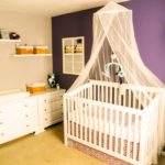 Contrast babykamer inrichting