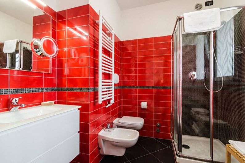 Rajola vermella a l’interior del bany, de moda el 2018