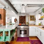 Cuisine de style loft dans un bâtiment d'usine