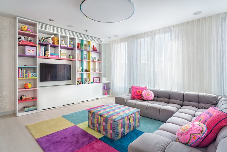 Progetta un'area relax in una spaziosa camera per bambini