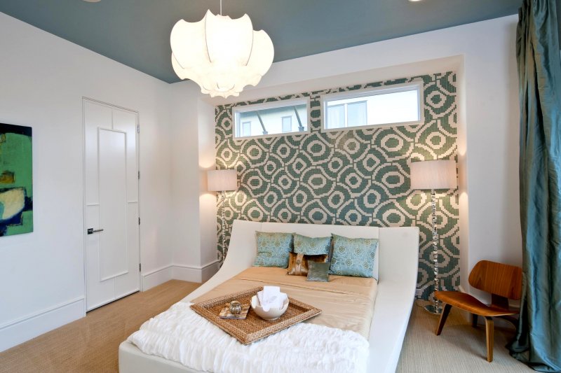Zoning the bedroom with wallpaper