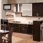Dapur asal dalam gabungan warna wenge dan warna cahaya kayu