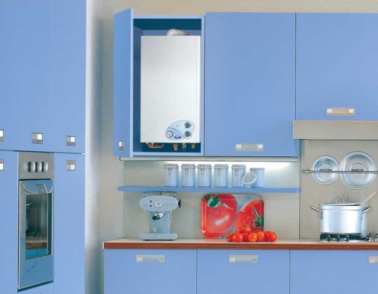 Автоматичен газов котел в кухненски дизайн