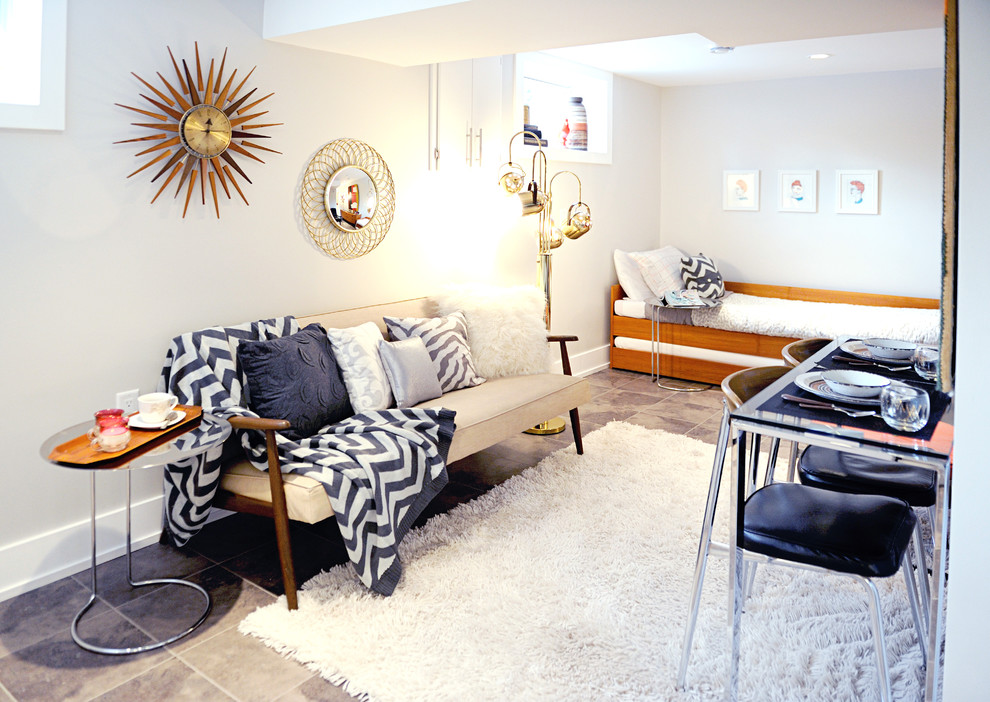 Eklektiskā stilā veidota guļamistaba-dzīvojamā istaba 18 kvadrātmetru platībā