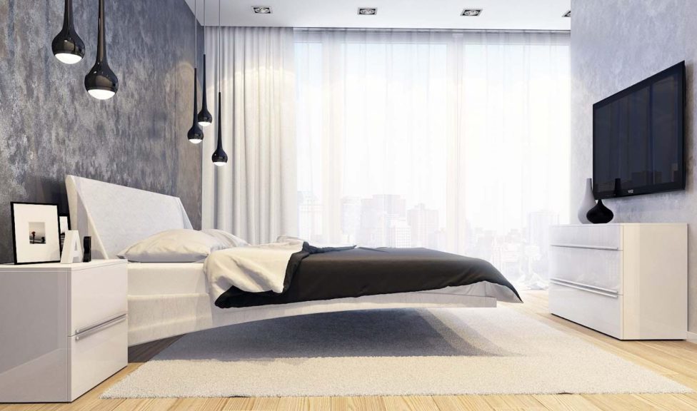 Jūgendstila guļamistabas dizains ar divu veidu tapetēm