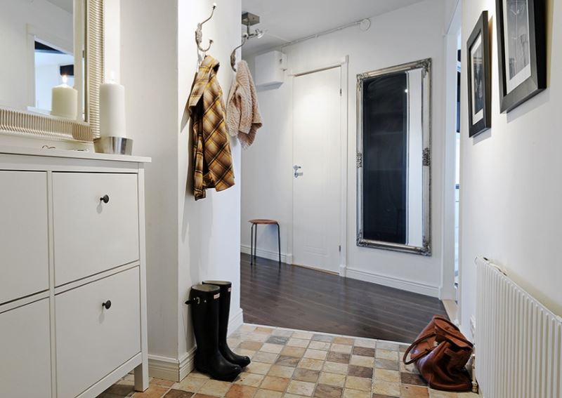 Mirror in the interior of the corridor in a private house