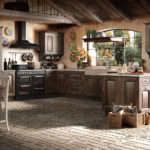 Priestranná kuchyňa-jedáleň s dreveným nábytkom