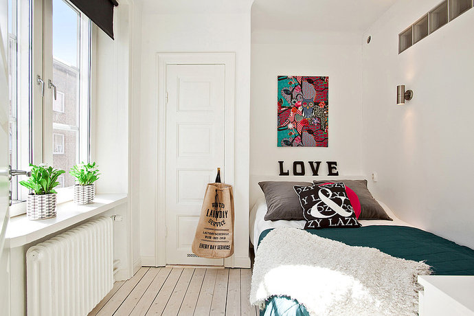 Trang trí sơn tường màu trắng của phòng ngủ