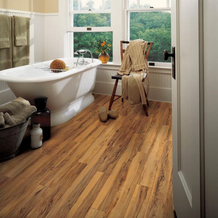 Laminate floor in private bathroom