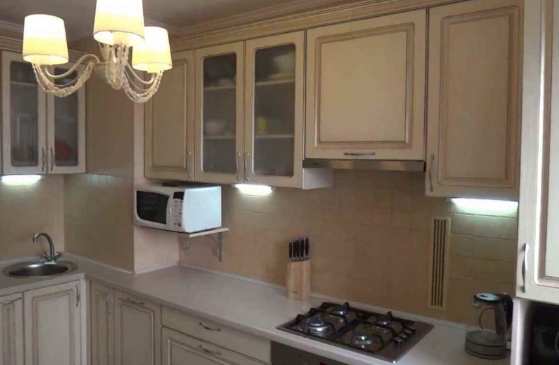 Класически светлини на работния плот на кухненския блок