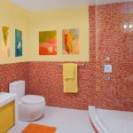 Skaists modernas vannas istabas interjers