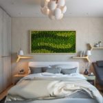 Rafturi din lemn pe peretele dormitorului