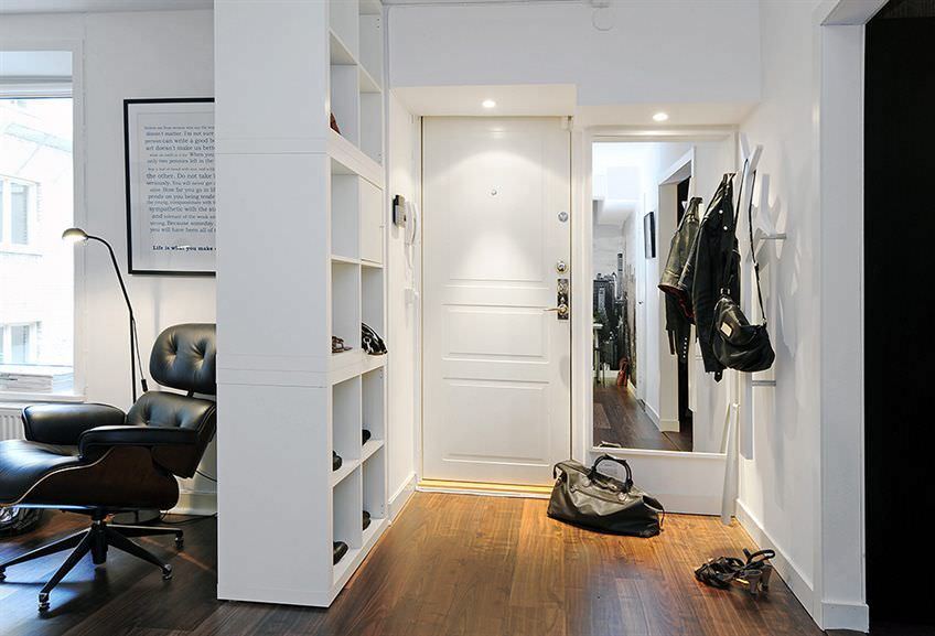 The interior of the hallway in the apartment after redevelopment