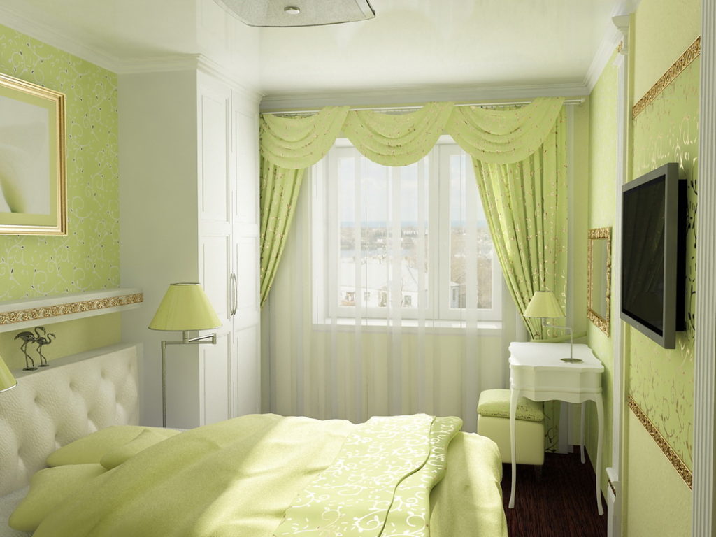 Interiorul unui dormitor mic, cu lambrequin pe fereastră
