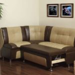 Beige-brown na natitiklop na sofa para sa kusina
