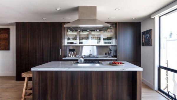 Contrast wenge keuken met wit