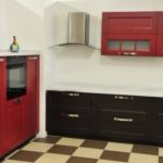 Klassieke Arly-keuken met wenge en donkerrood