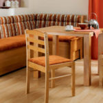 Houten stoelen met zachte stoelen