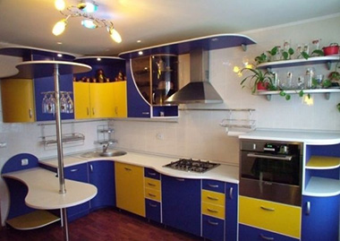 Geel met blauw in de keuken