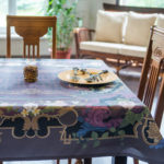 Masa dekor etnik tarzda için masa örtüsü.
