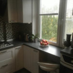 Black countertop instead of a plastic window sill