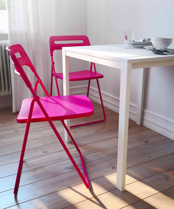 Roze plastic klapstoelen