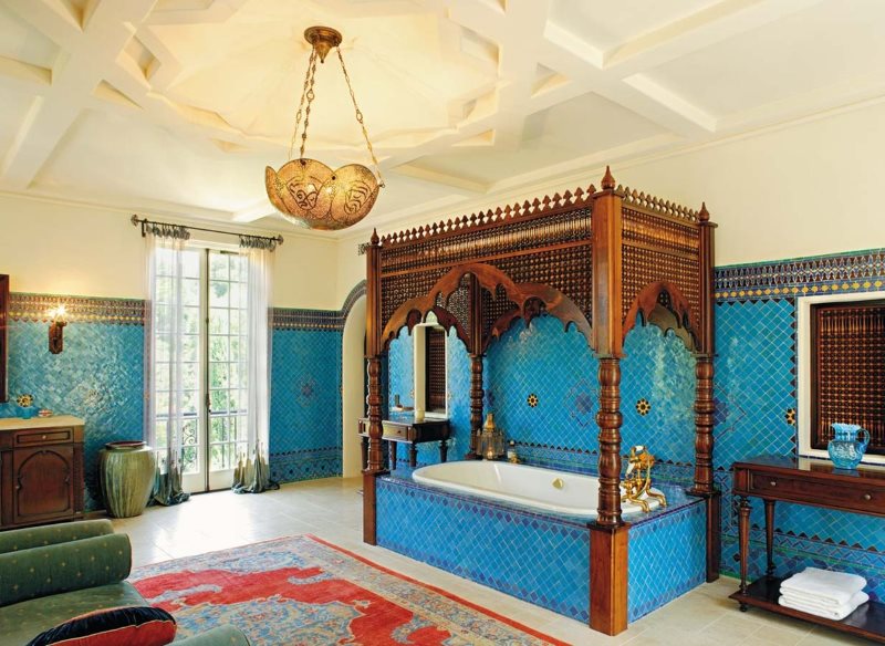 Dřevo v interiéru koupelny v arabském stylu