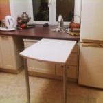 Utdragbart köksbord med kylskåp
