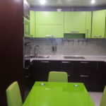 Mutfağın iç tasarımında yeşil renk