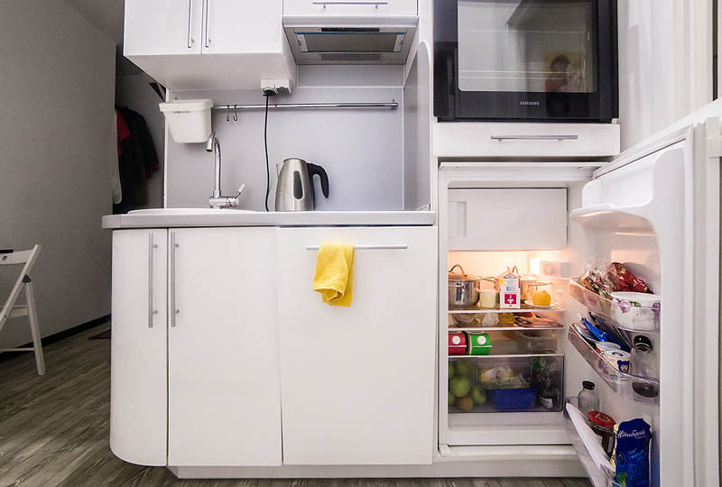 Mutfağın altındaki küçük buzdolabı
