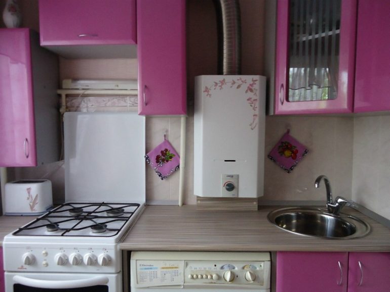 Compact model of a geyser above a kitchen sink