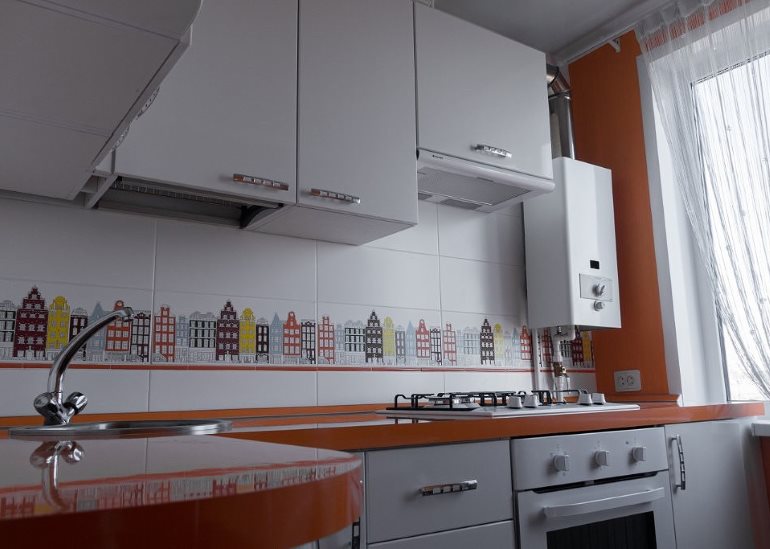 Placement of a geyser near a kitchen window