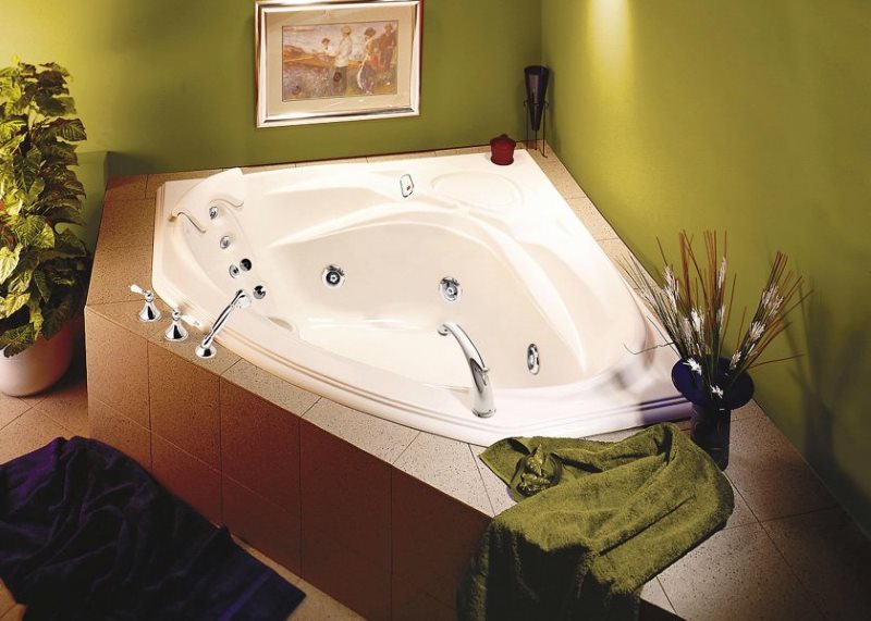 Symmetrical integrated corner bath