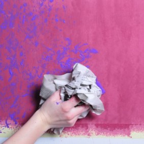 Decorative wall painting with crumpled paper