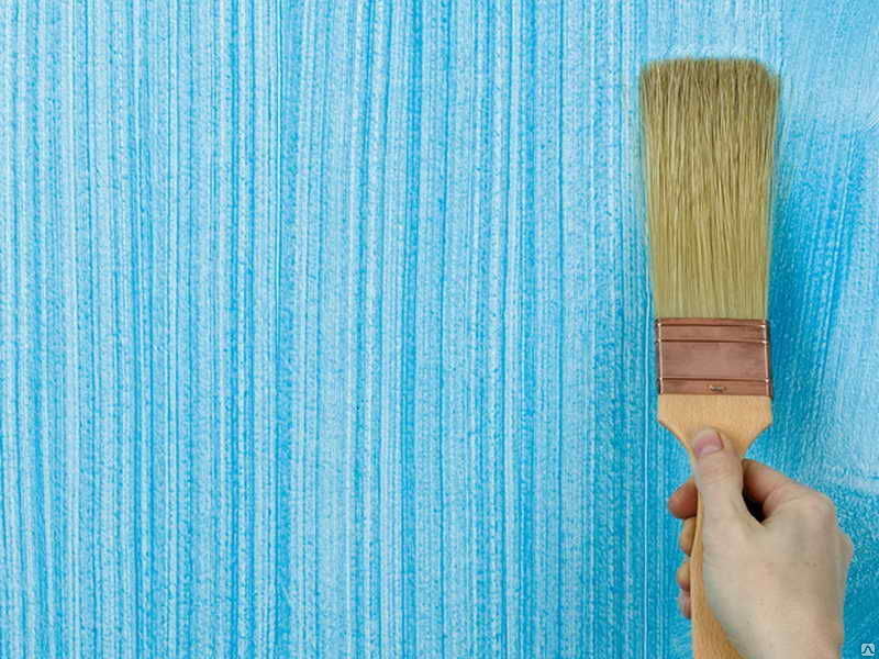 Decorative painting of walls with texture paint