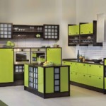 Mutfak mobilyalarının yeşil cepheleri