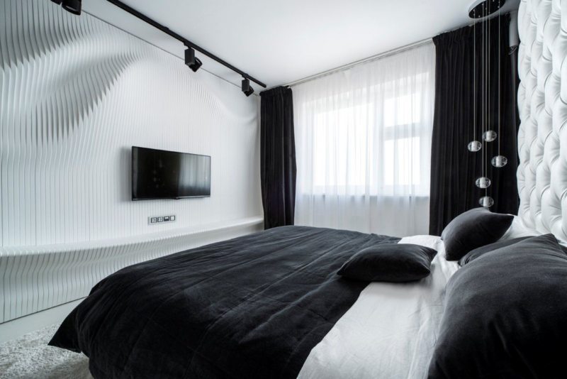 melnbaltās guļamistabas dizaina idejas