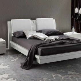 idei de dormitor alb-negru